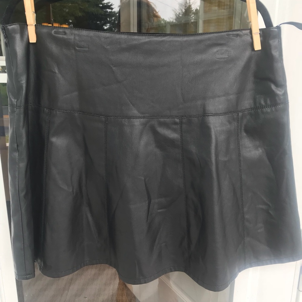 Ann Taylor black faux leather mini skirt